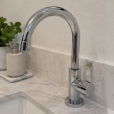 Torneira Lavatorio Lavabo Banheiro Luxo Bica Alta Cromada 1/4 De Volta Balencia