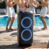 TRC 5590 – Caixa de Som Amplificada Portátil com Bluetooth; Controle Remoto; Entrada USB; Iluminação em LED; Disco Ligthing; Microfone com Fio e TWS; – 1000W RMS; Black